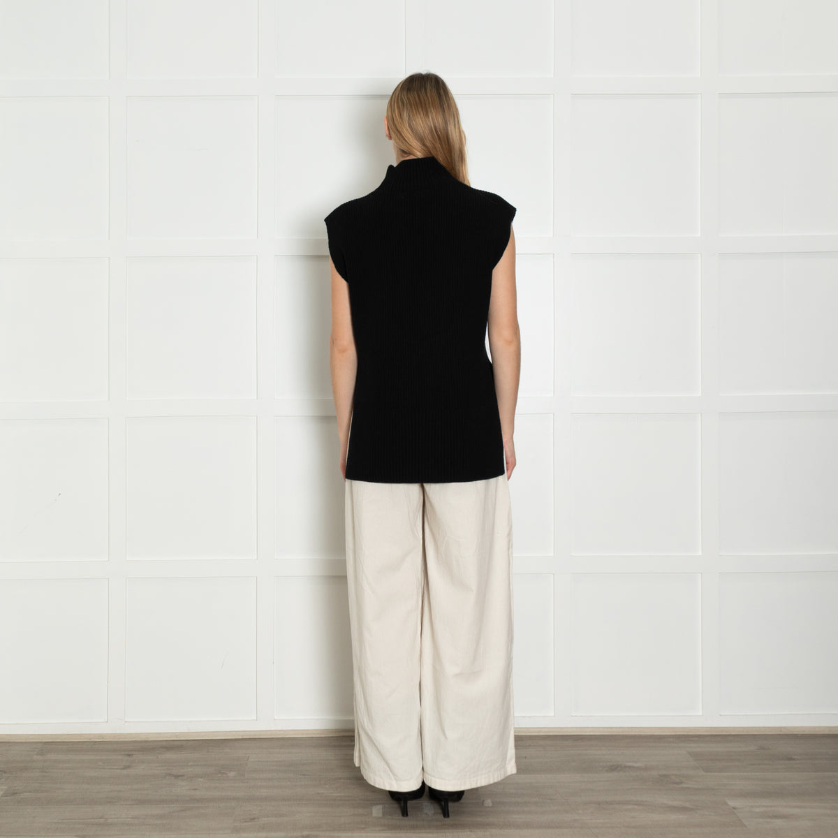 Cefinn Black Ribbed Knit Sleeveless Top