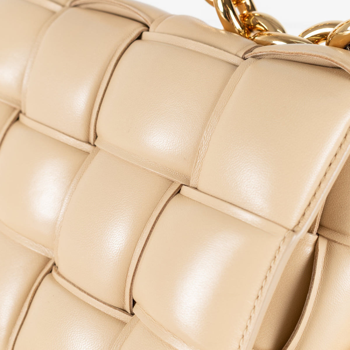 Bottega Veneta Beige Leather Padded Cassette Bag with Gold Toned Chain Link Strap