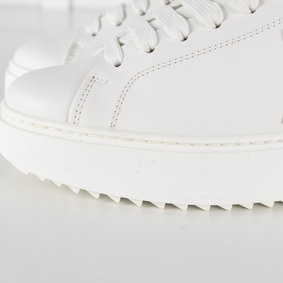 Louis Vuitton Time Out Beige & White Trainers