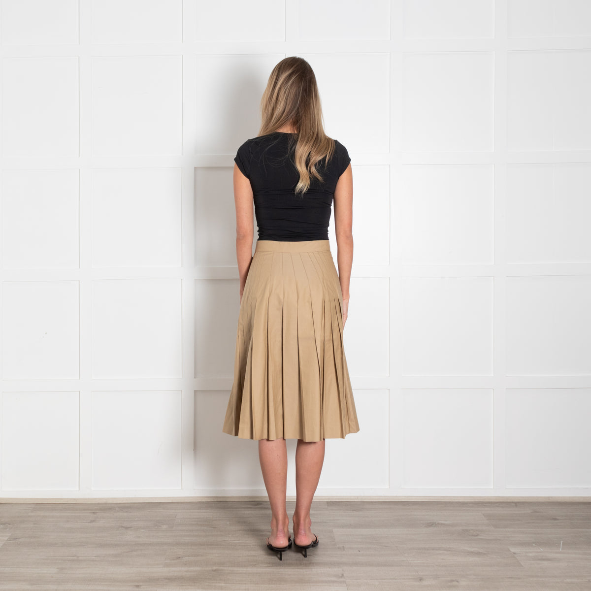 Burberry Tan Kilt Style Skirt
