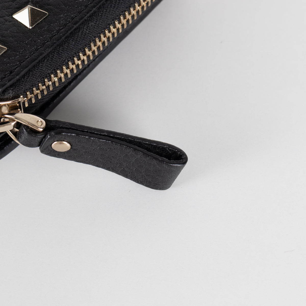 Valentino Grained Rockstud Zip Purse