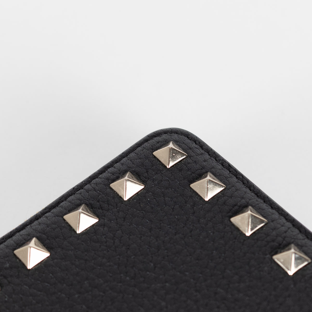 Valentino Grained Rockstud Zip Purse