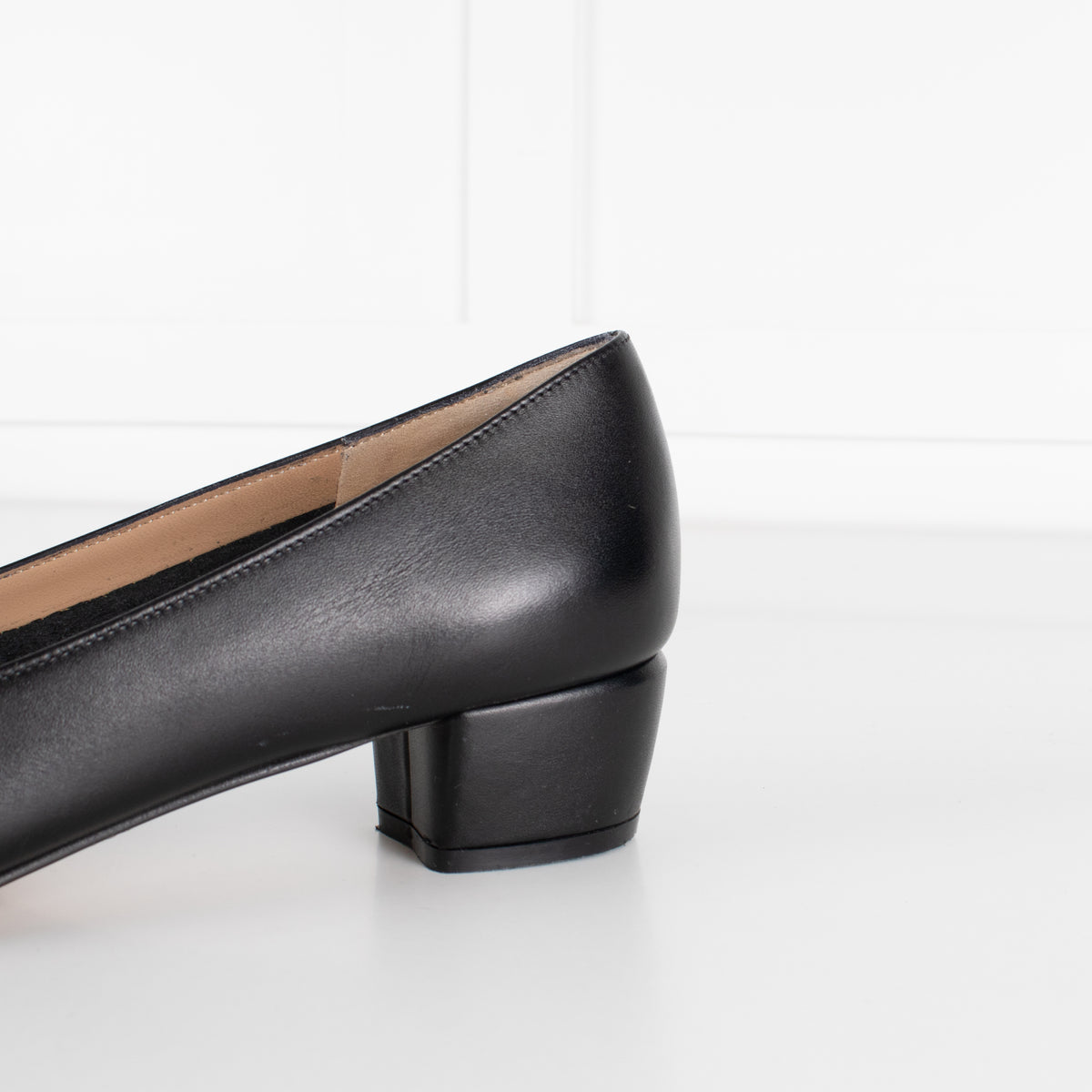Salvatore Ferragamo Black Leather Low Heel Bow Front Shoes