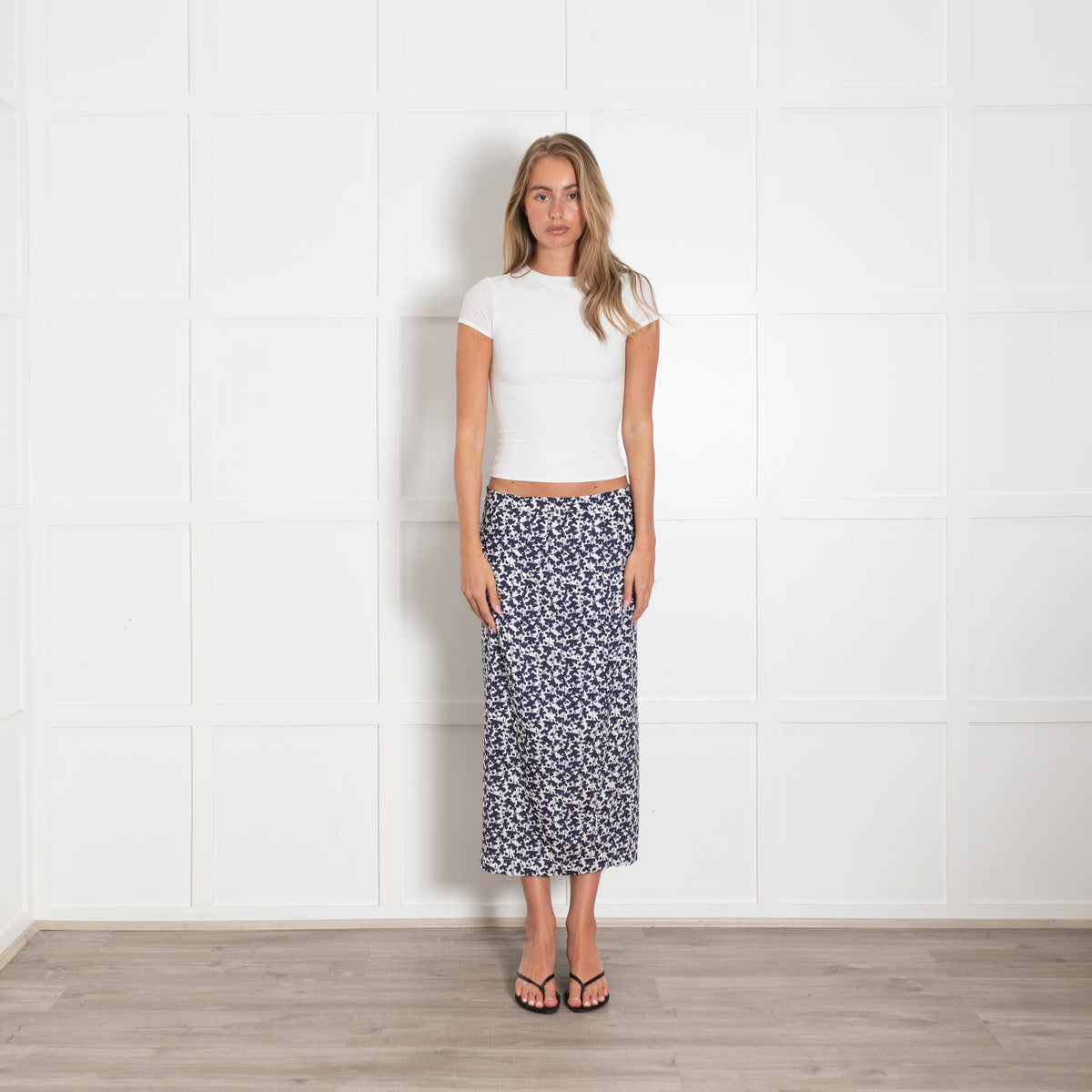 Amina Rubinacci Blue And White Floral Print Skirt