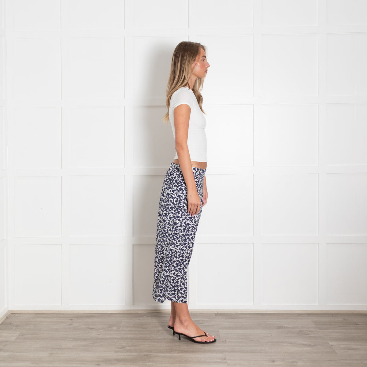Amina Rubinacci Blue And White Floral Print Skirt