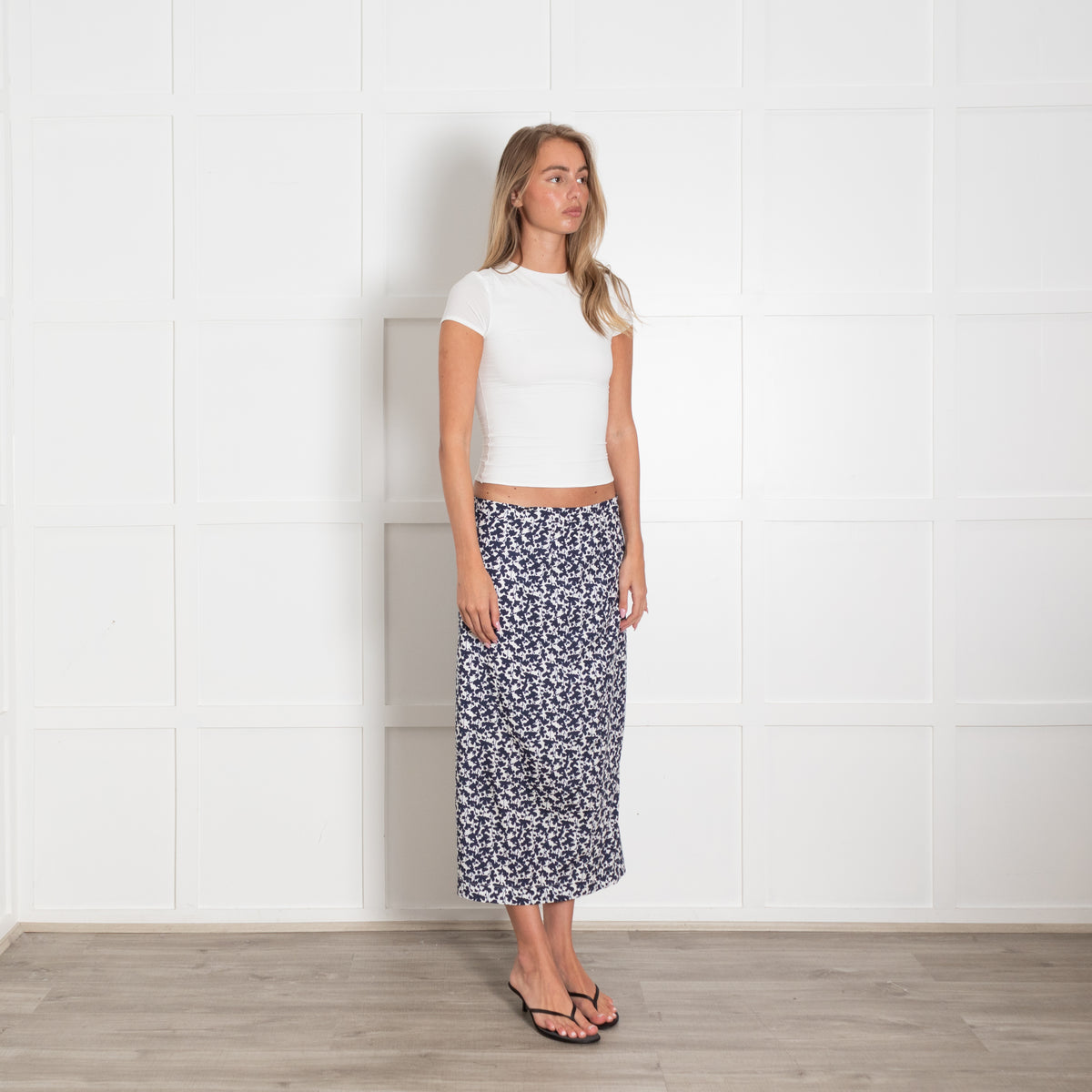 Amina Rubinacci Blue And White Floral Print Skirt