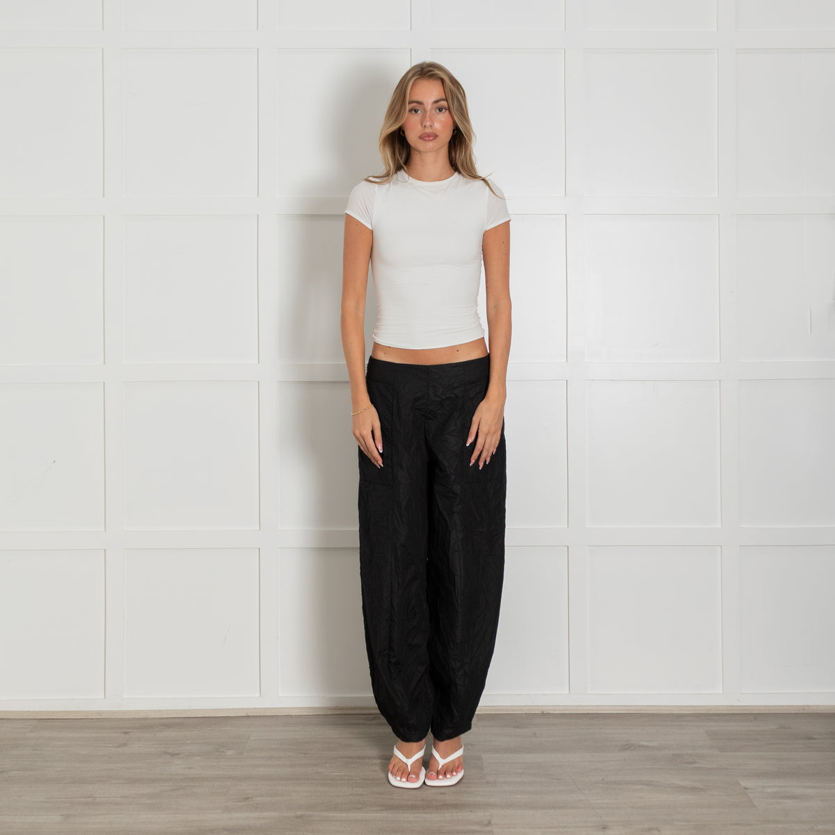 Thanhminh Black Crused Cotton Barrel Leg Cotton Trousers