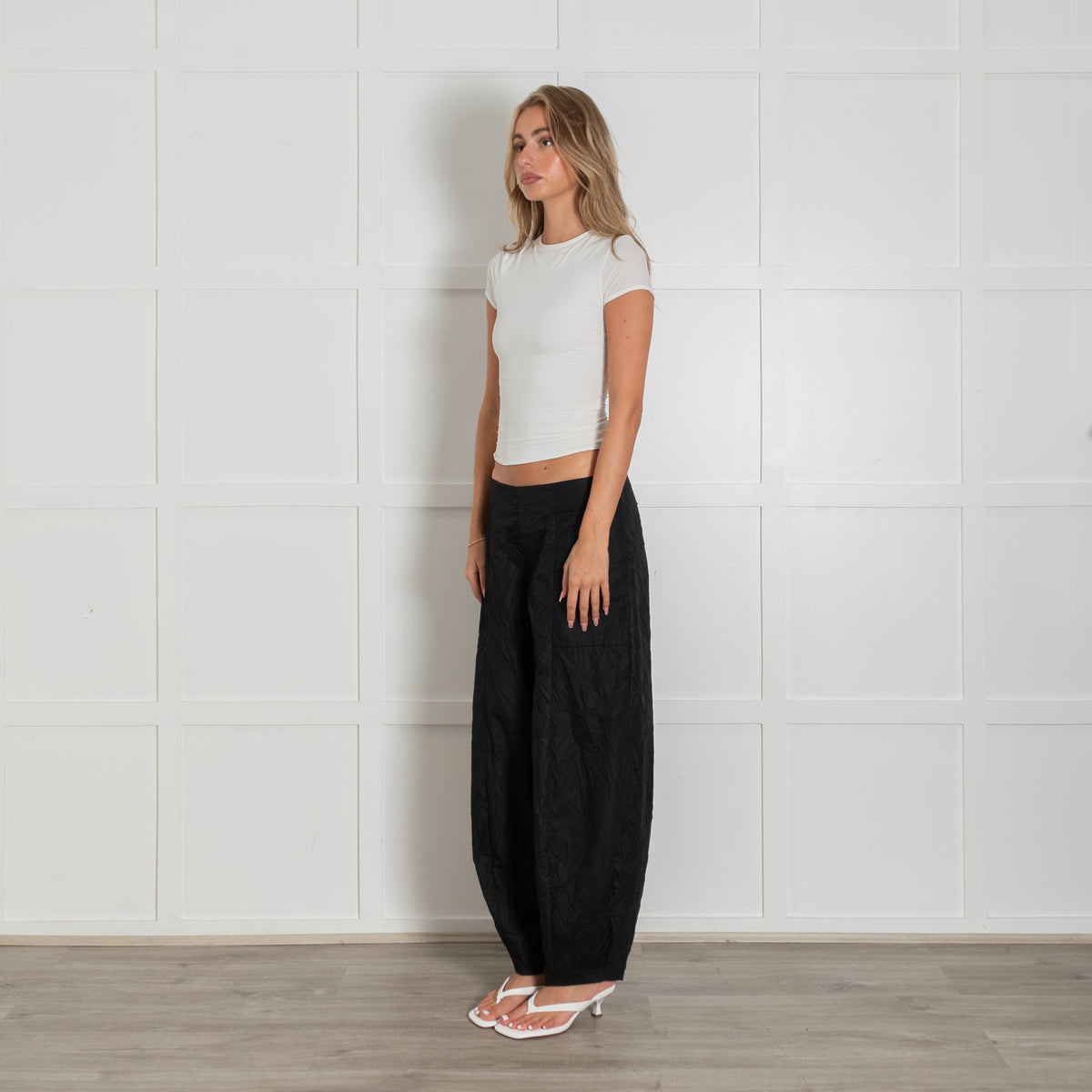 Thanhminh Black Crused Cotton Barrel Leg Cotton Trousers