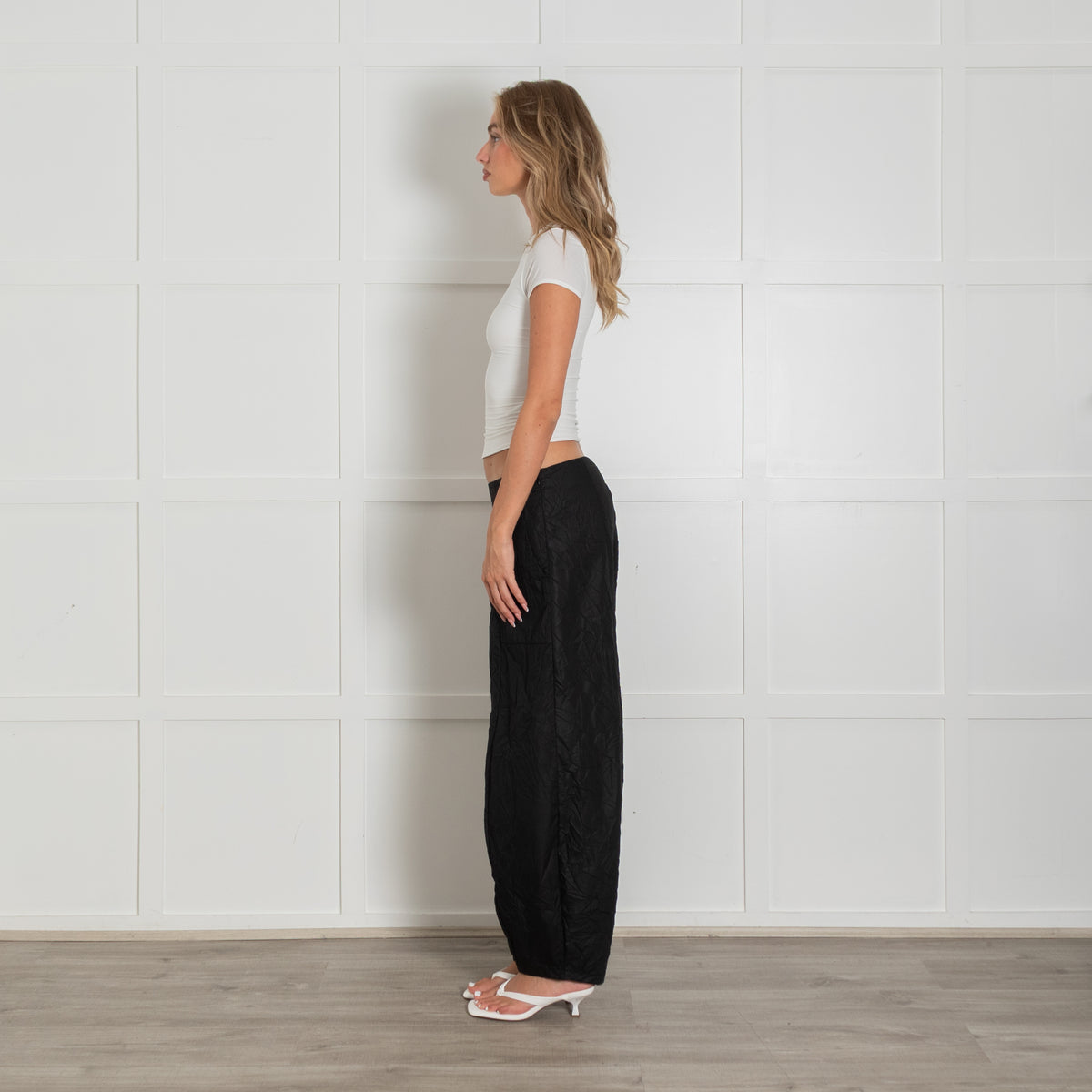 Thanhminh Black Crused Cotton Barrel Leg Cotton Trousers