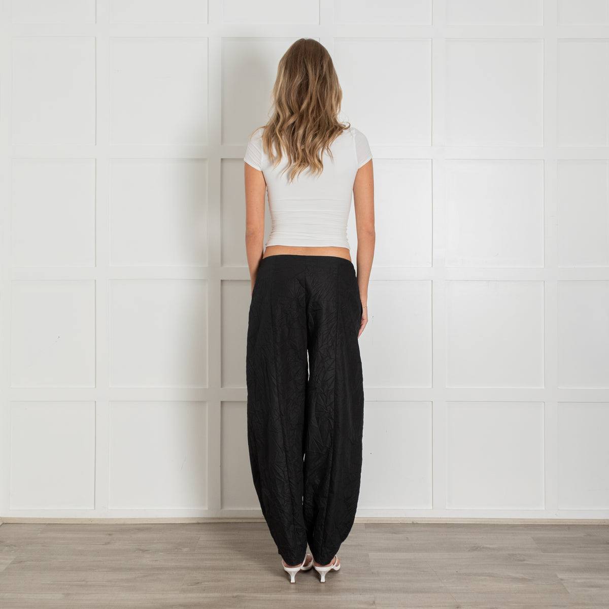 Thanhminh Black Crused Cotton Barrel Leg Cotton Trousers