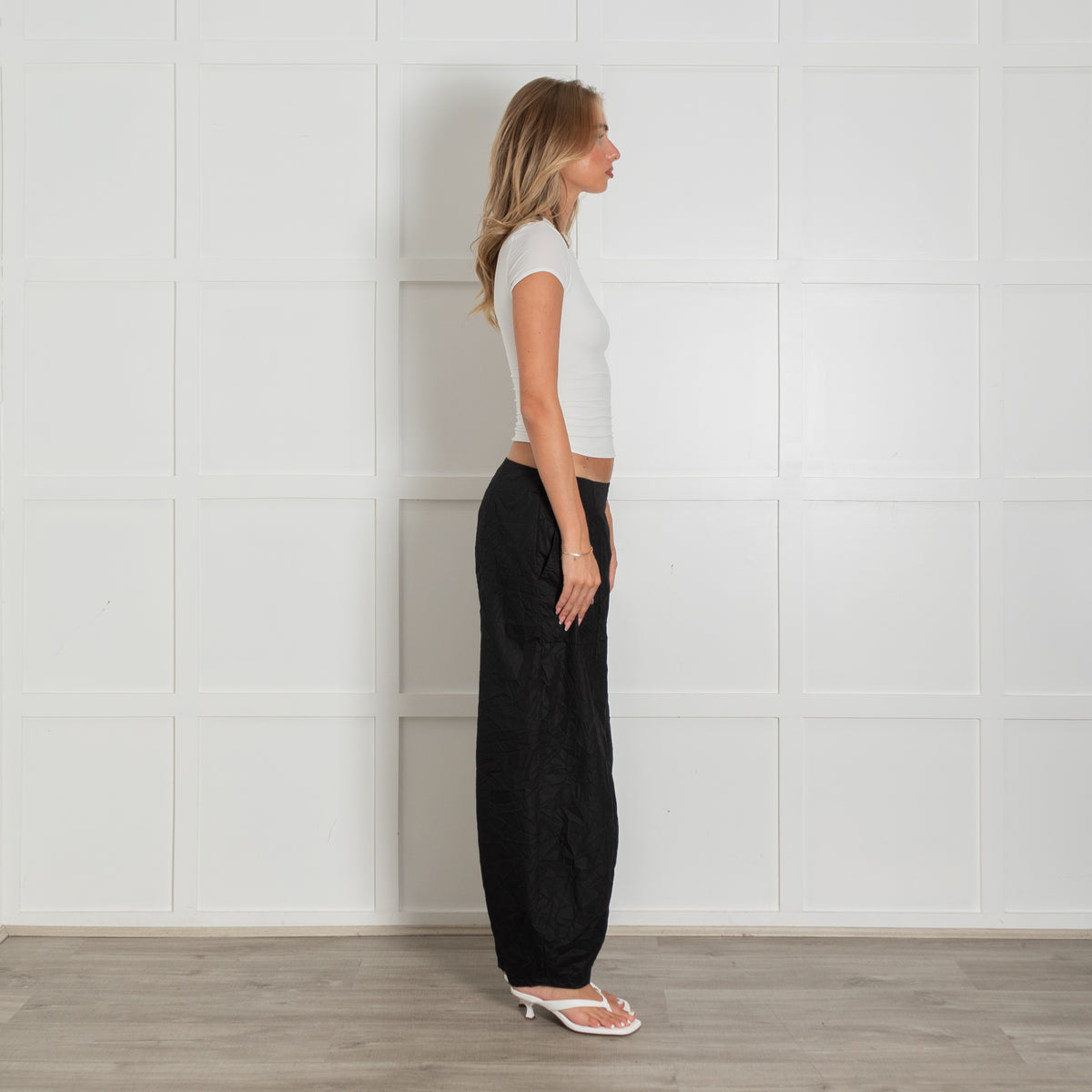 Thanhminh Black Crused Cotton Barrel Leg Cotton Trousers