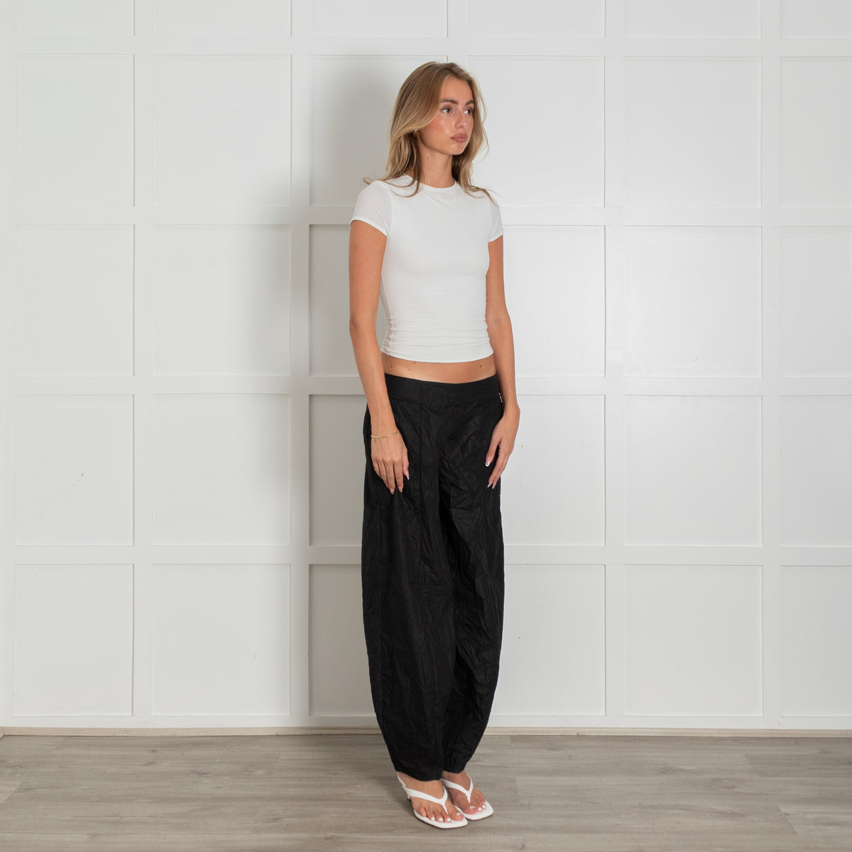 Thanhminh Black Crused Cotton Barrel Leg Cotton Trousers