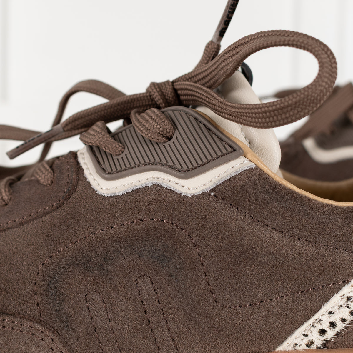 Maruti Yale Brown Sneaker