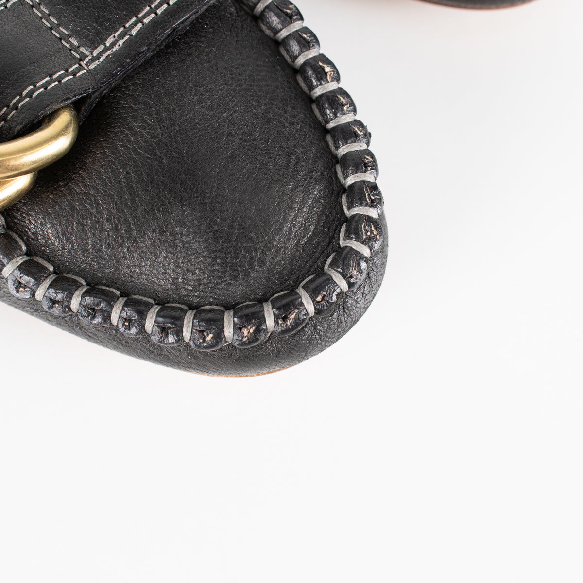 Chloé Black Grainy Leather Buckle Detail Pumps