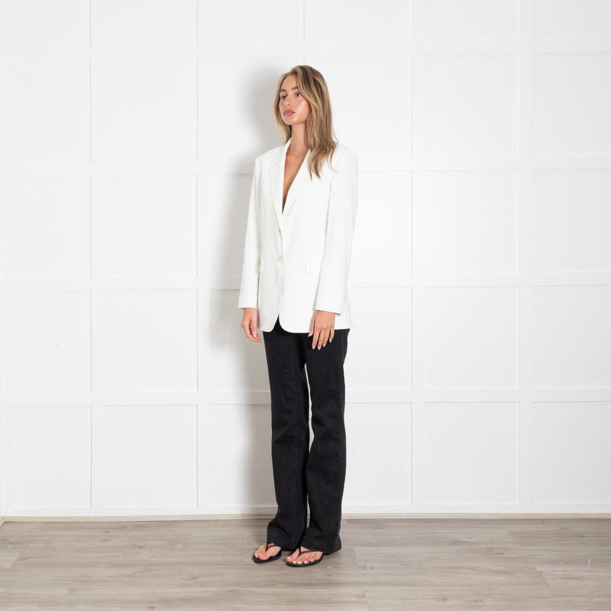 Theory White Shrunken Linen Blazer