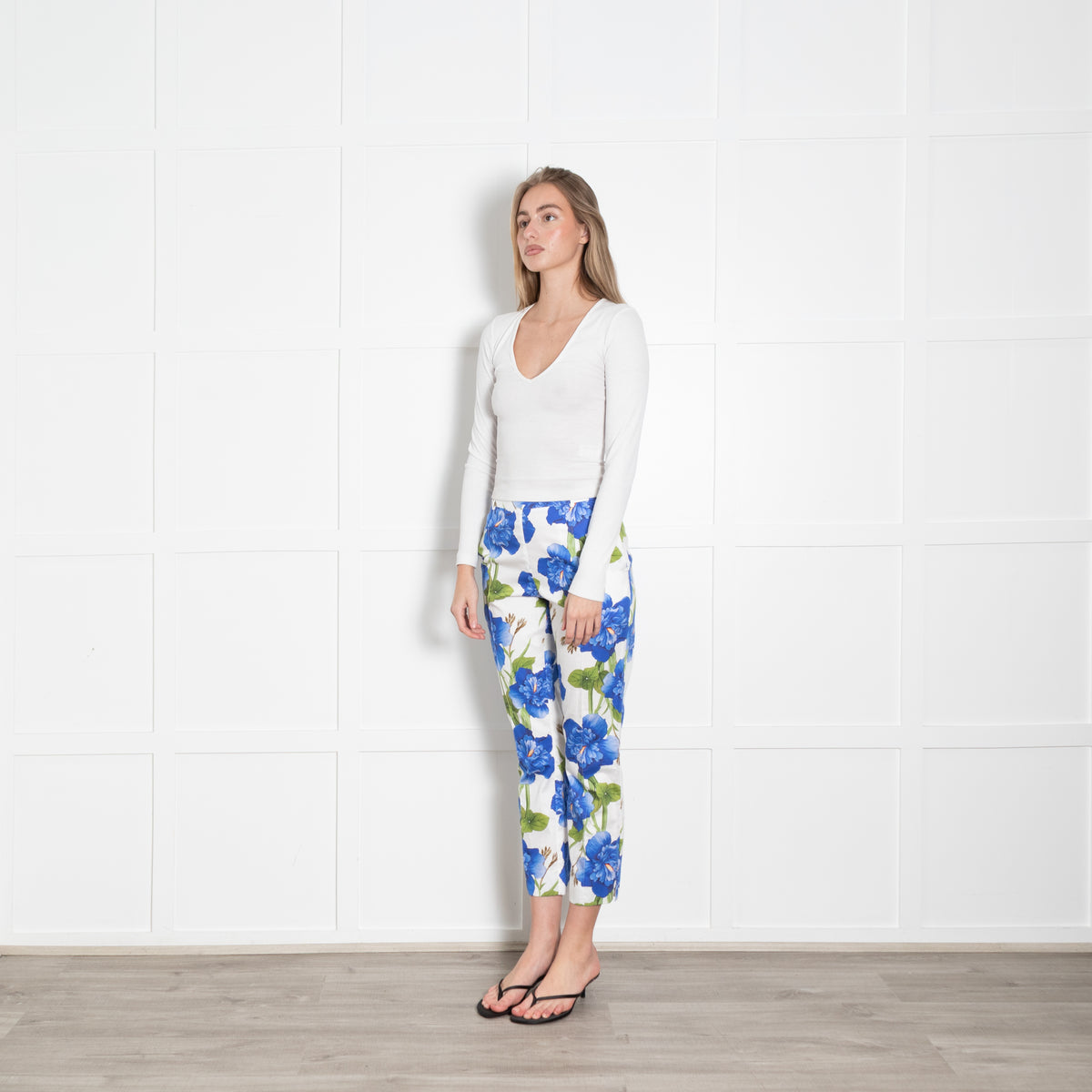 Borgo De Nor White With Blue Flowers Tailored Trousers