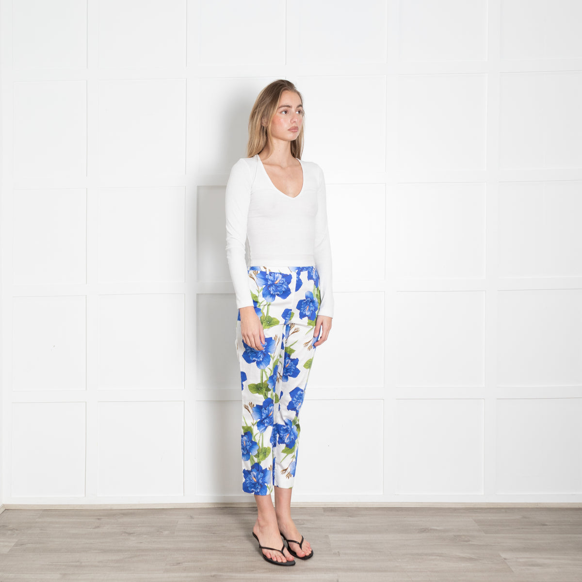Borgo De Nor White With Blue Flowers Tailored Trousers