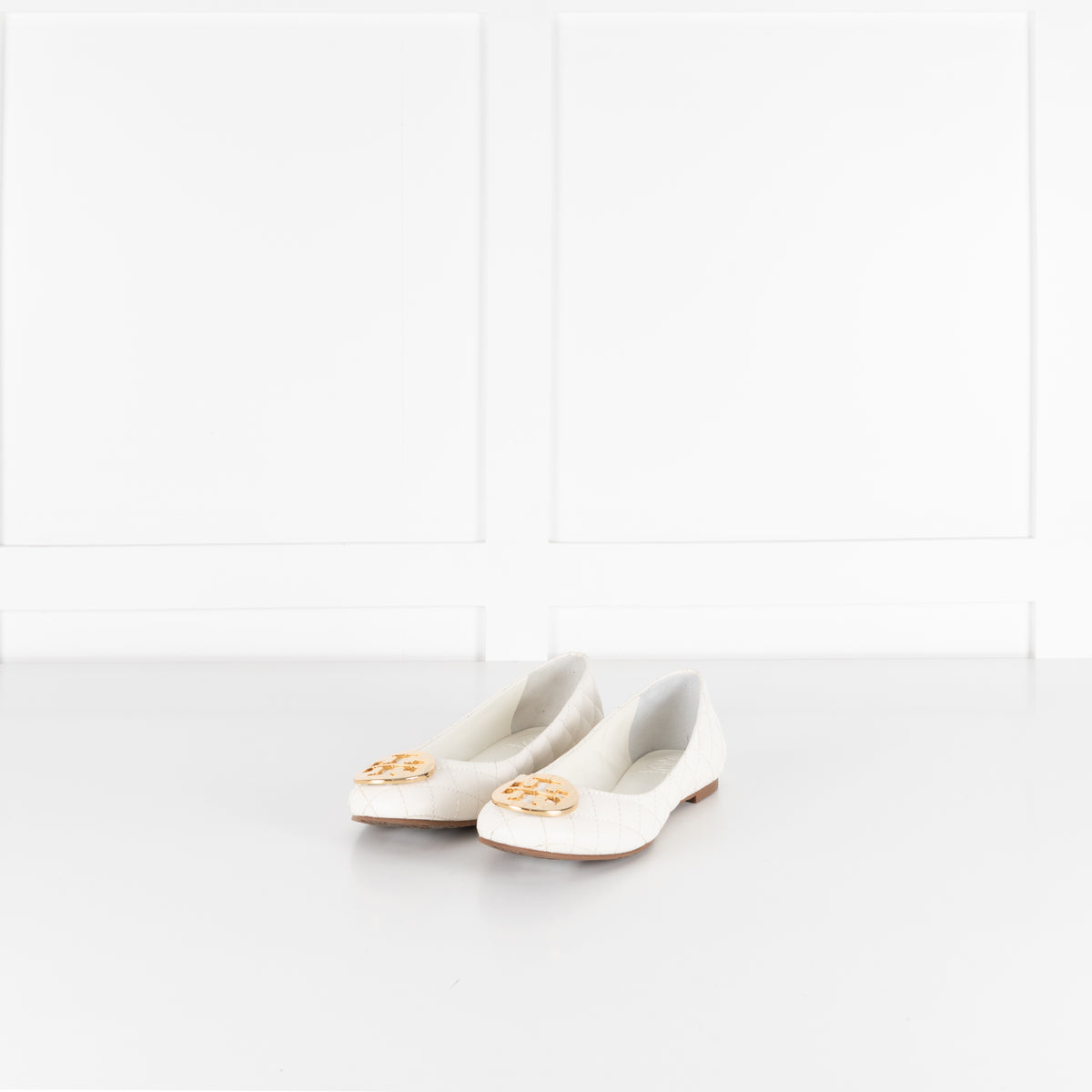 Tory Burch White Quilted Leather & Gold Medallion Pumps