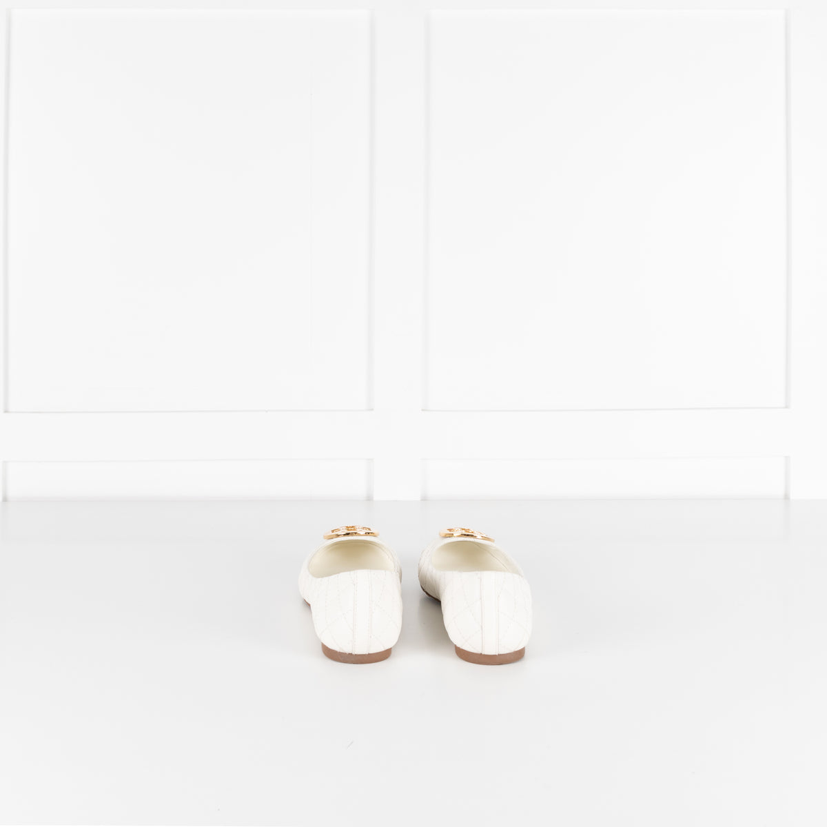Tory Burch White Quilted Leather & Gold Medallion Pumps