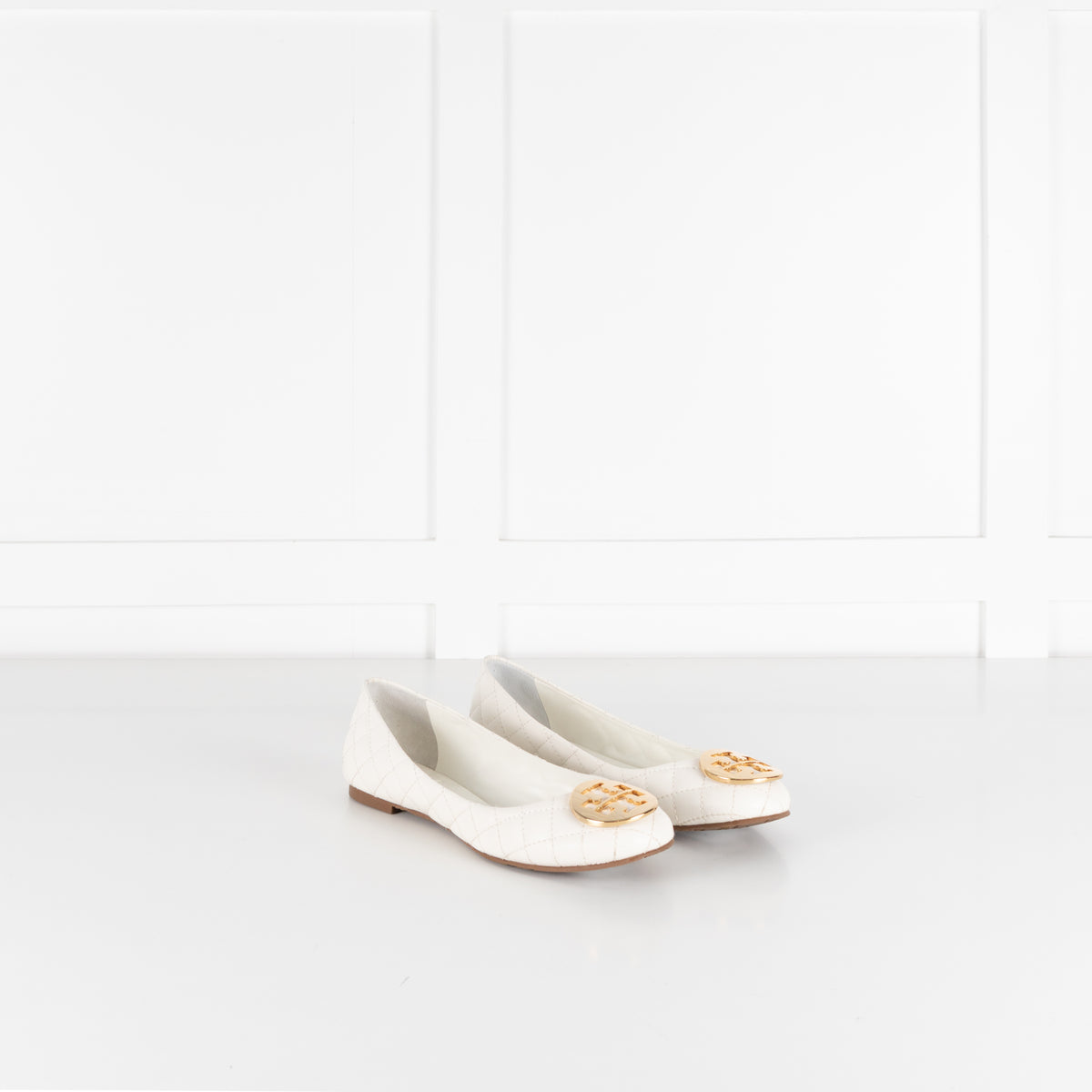 Tory Burch White Quilted Leather & Gold Medallion Pumps