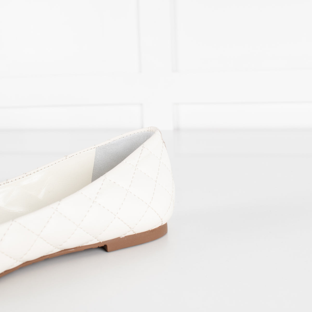 Tory Burch White Quilted Leather & Gold Medallion Pumps