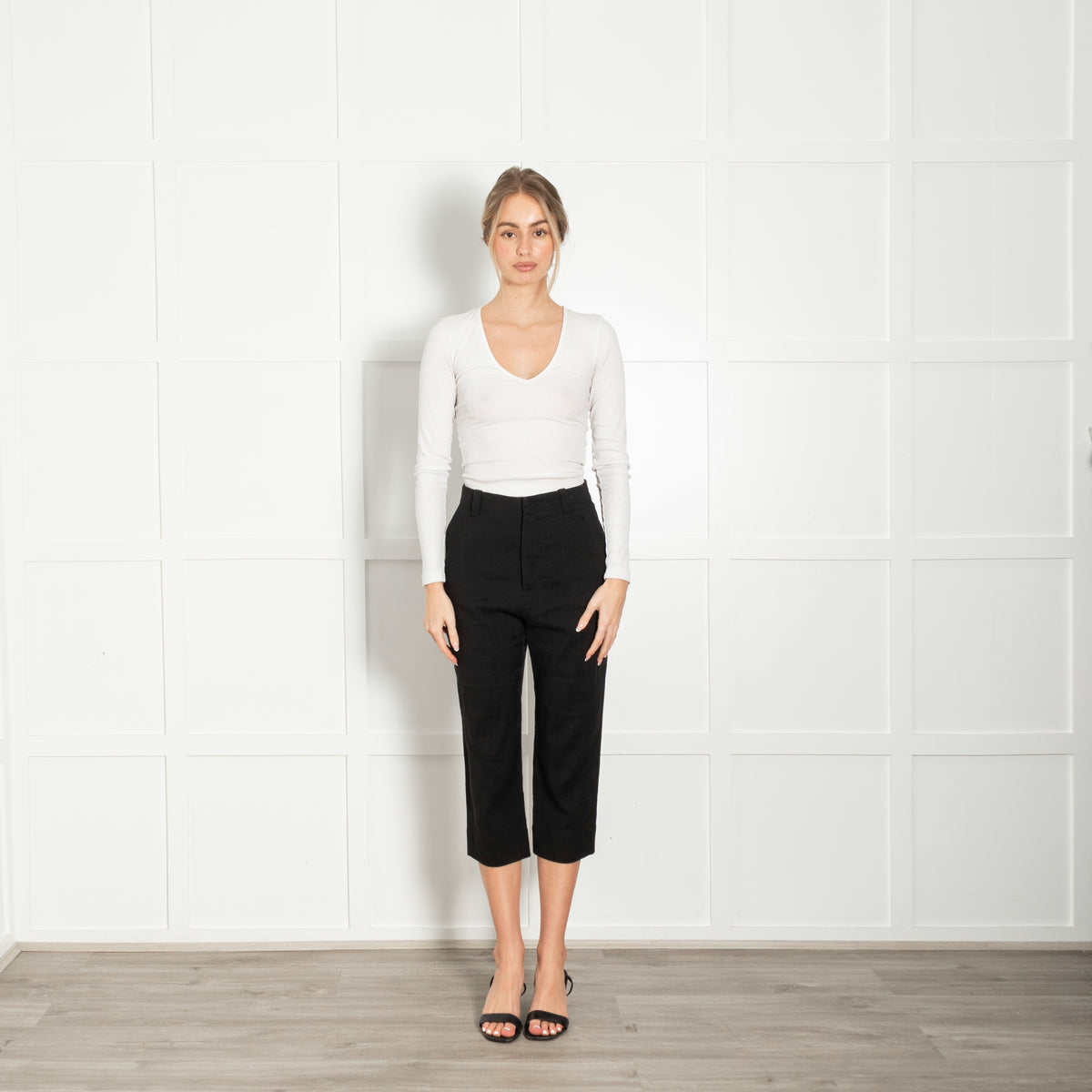 Jacquemus Black Linen Capri Trousers