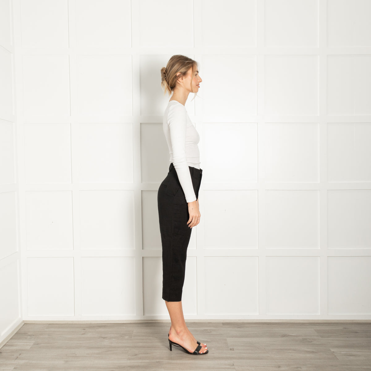 Jacquemus Black Linen Capri Trousers