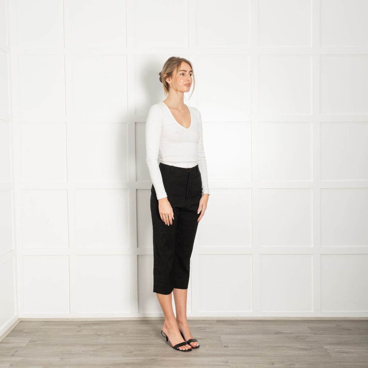 Jacquemus Black Linen Capri Trousers