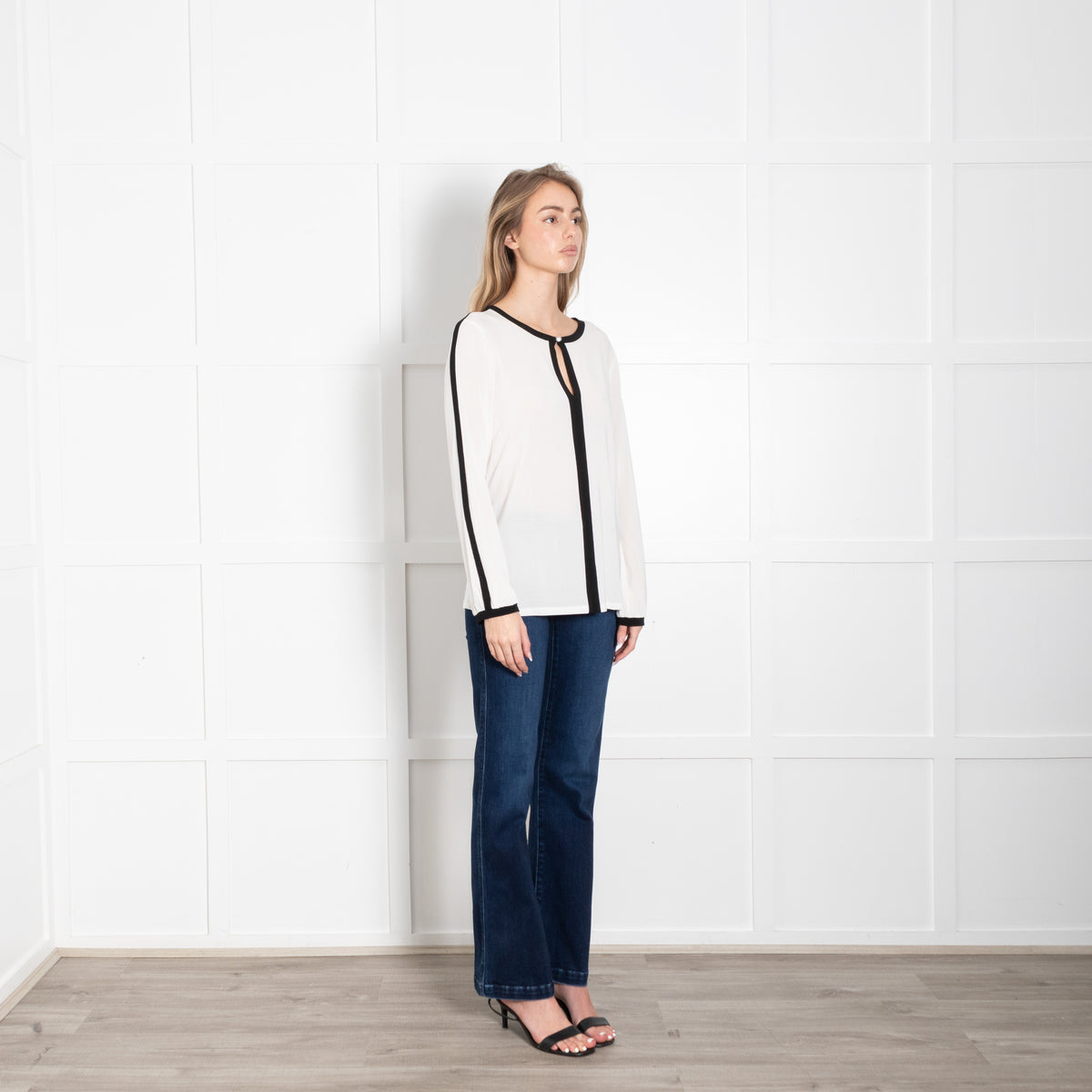 Carolina Herrera White Blouse With Black Detail And Pearl Neck Button