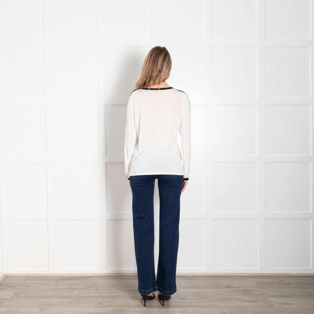 Carolina Herrera White Blouse With Black Detail And Pearl Neck Button