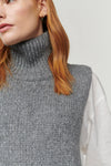 Jakke Tyra Bib Scarf in Grey