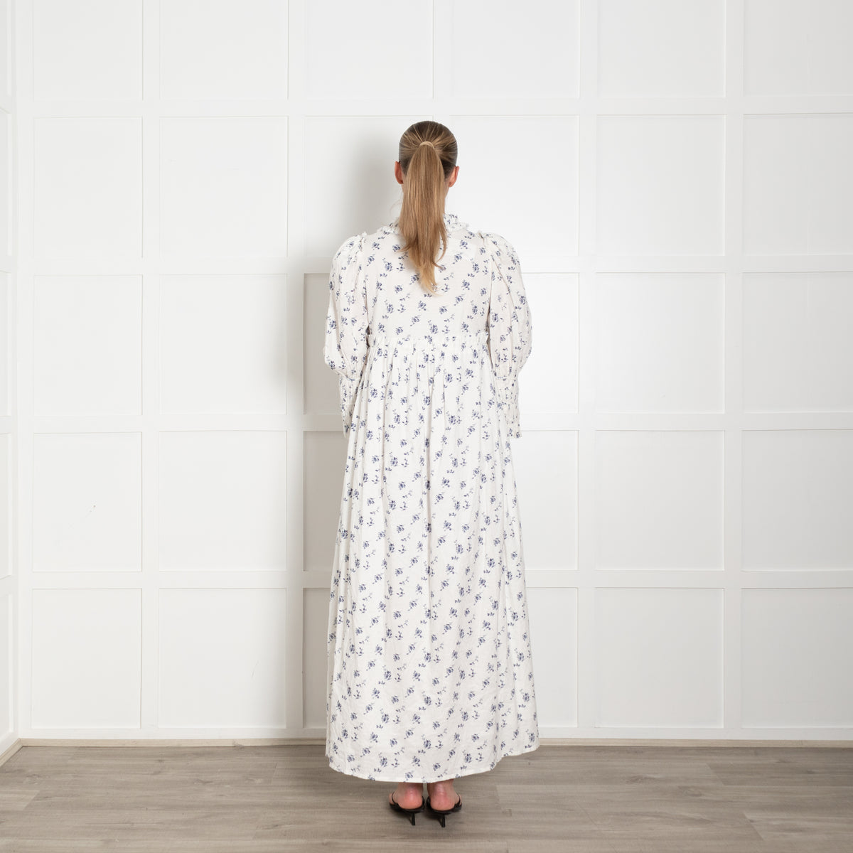 Andion White Blue Floral Puff Sleeve Empire Line Maxi Dress