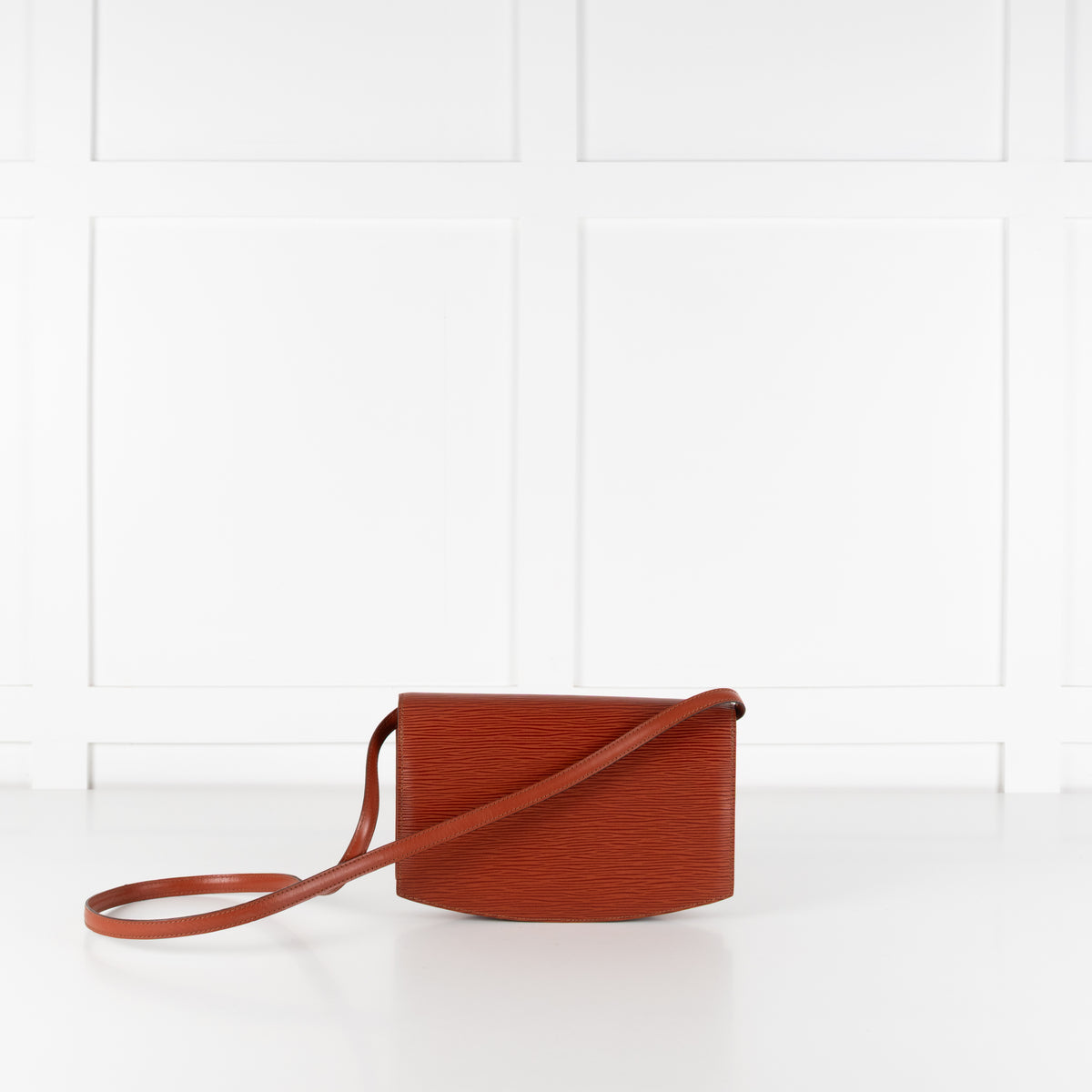 Back of Louis Vuitton Vintage Epi Prebourg Leather Kenya Brown 36 handbag.