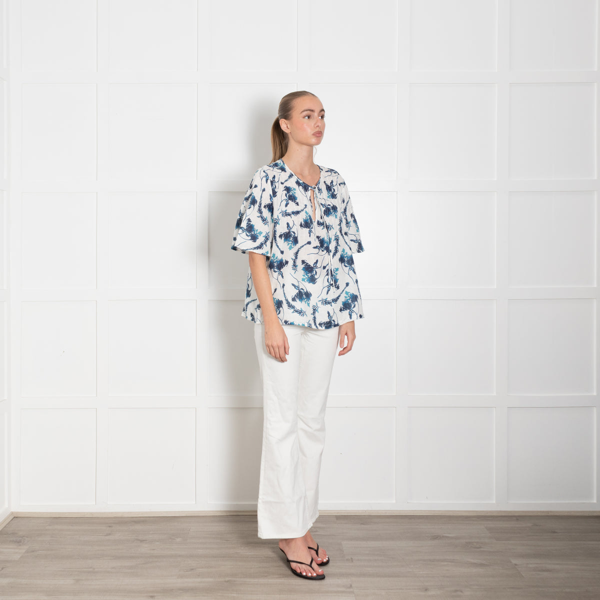 120% Lino Blue And White Patterned Linen Top