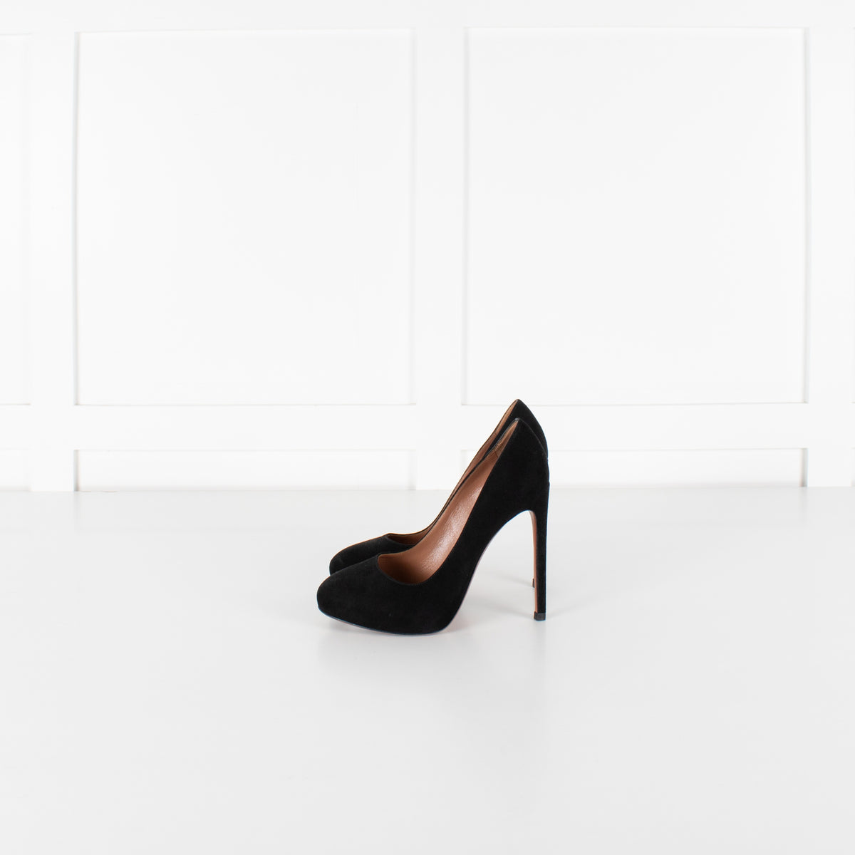 Alaïa Black Suede Heeled Pumps - Image 4