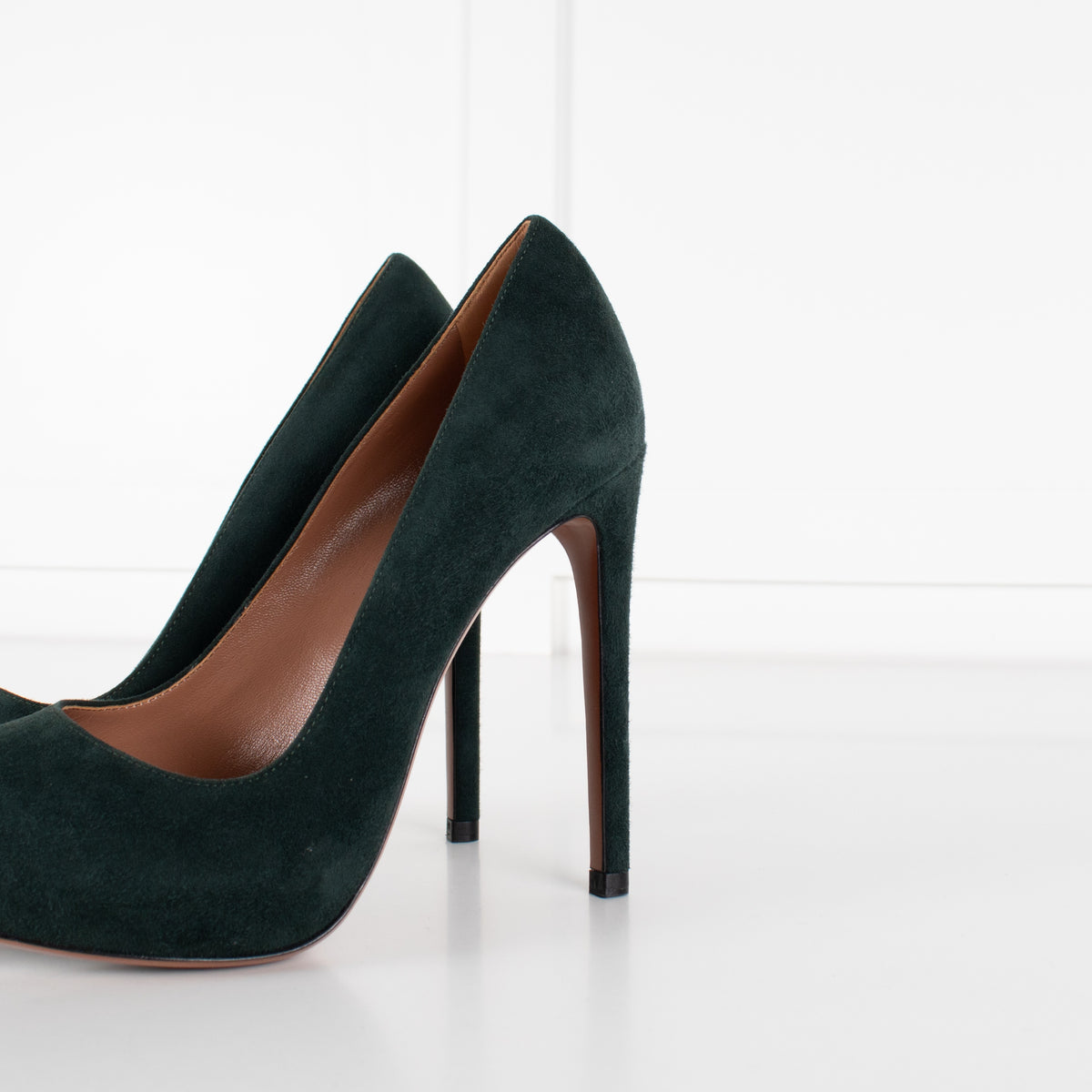 Alaïa Bottle Green Suede Heeled Shoes - Image 10