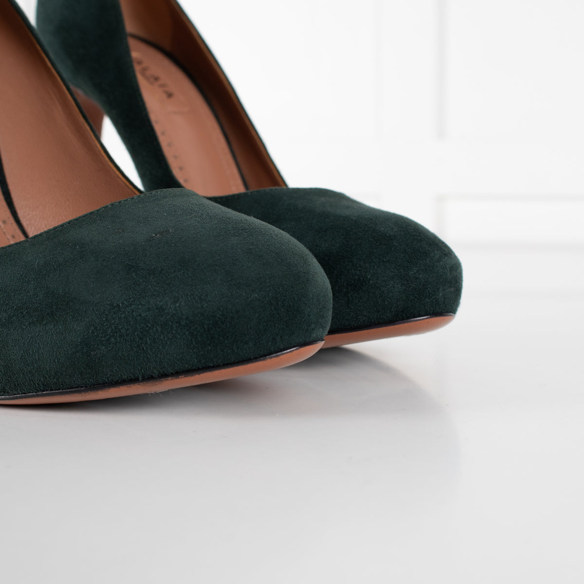 Alaïa Bottle Green Suede Heeled Shoes - Image 11