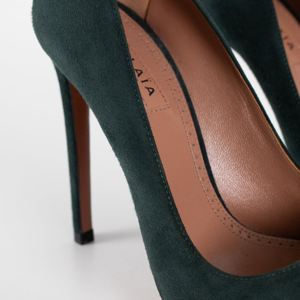 Alaïa Bottle Green Suede Heeled Shoes - Image 12