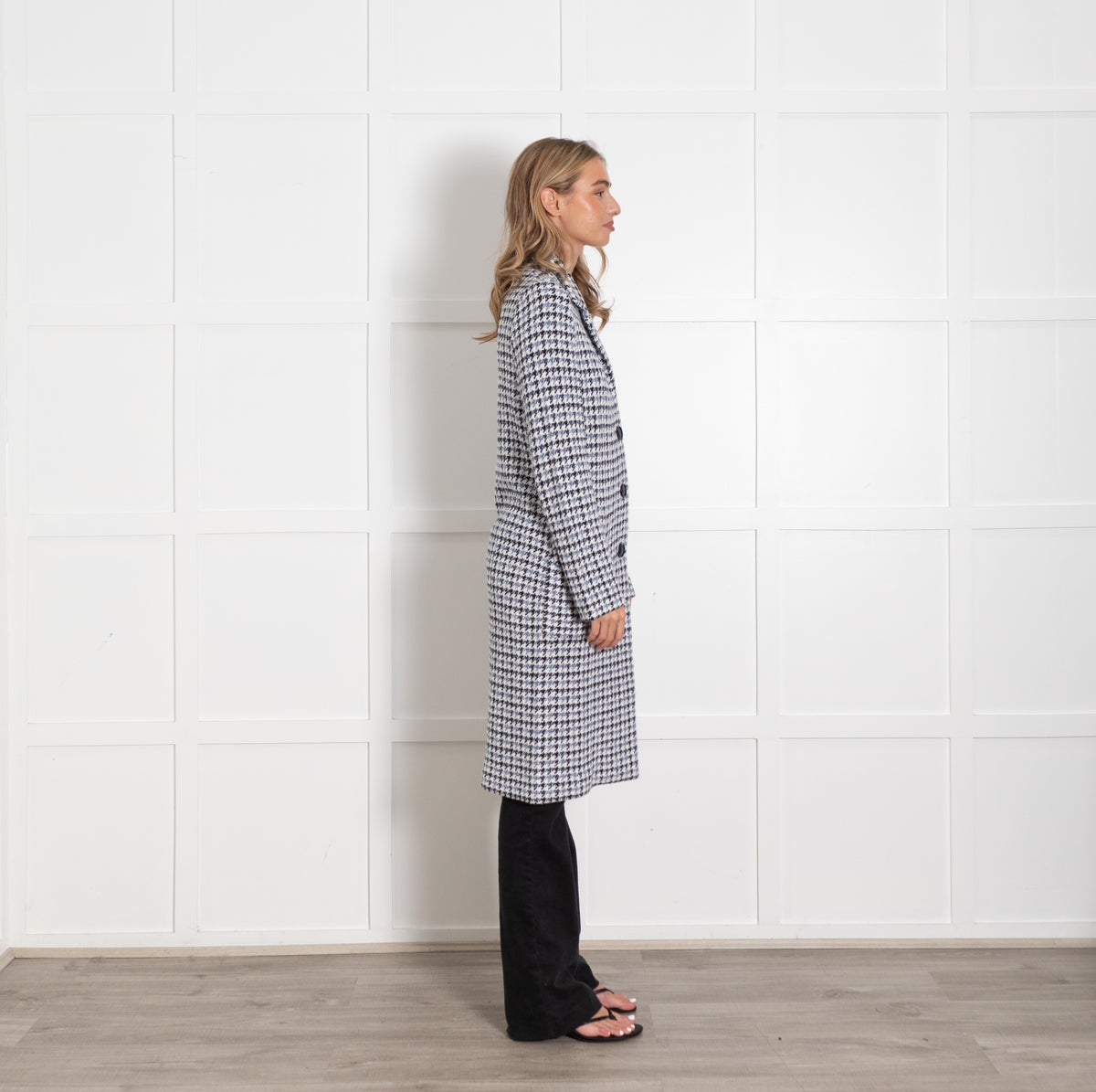 Amina Rubinacci White Blue Navy Houndstooth Knitted Coat - Image 6