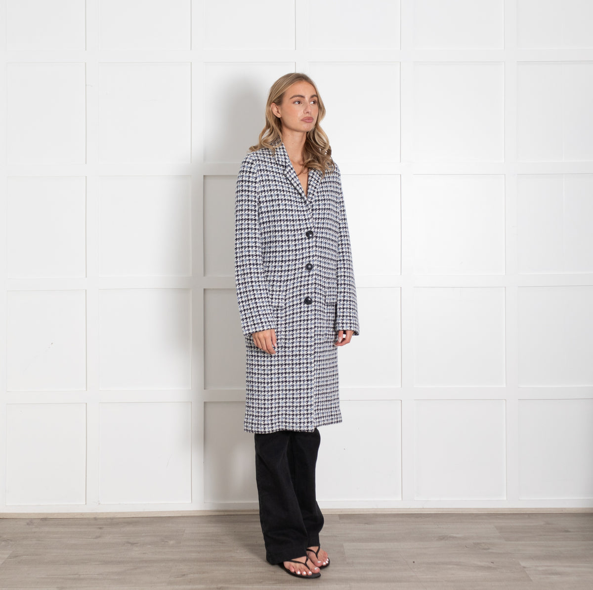 Amina Rubinacci White Blue Navy Houndstooth Knitted Coat - Image 7