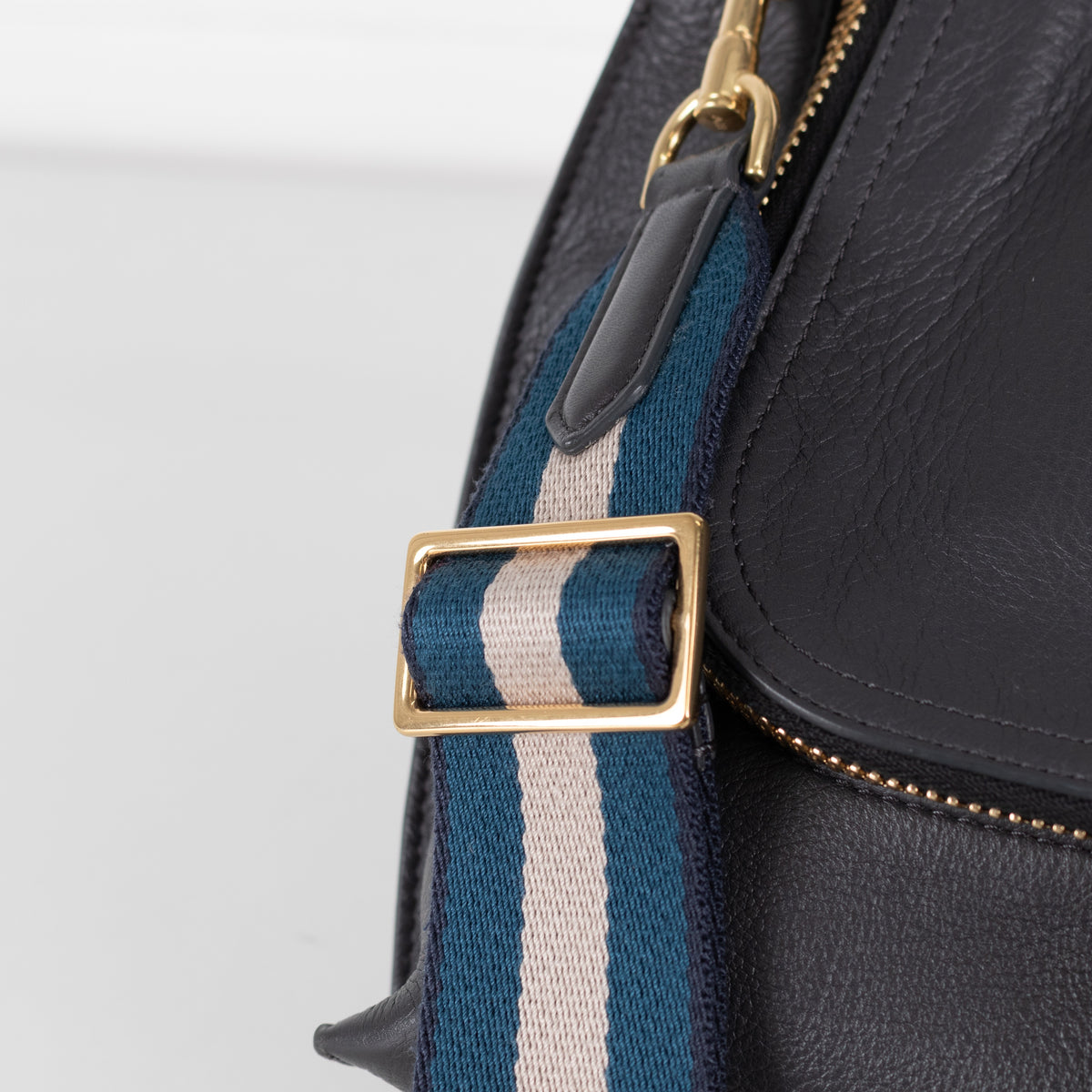 Anya Hindmarch Black  Leather Cross Body Bag - Image 11