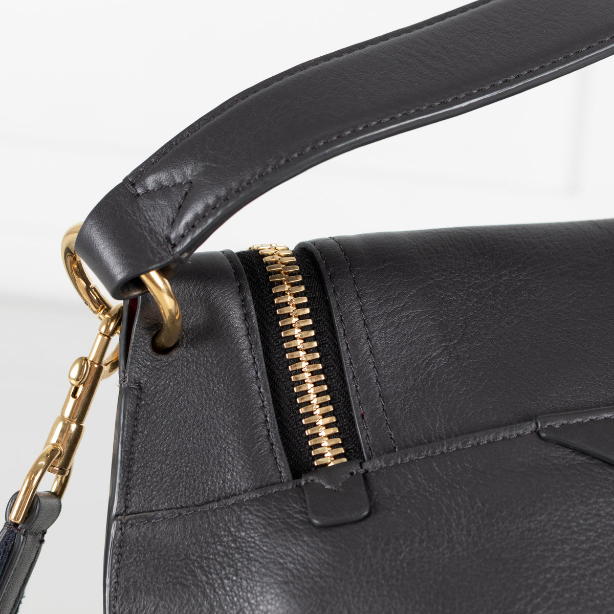 Anya Hindmarch Black  Leather Cross Body Bag - Image 15