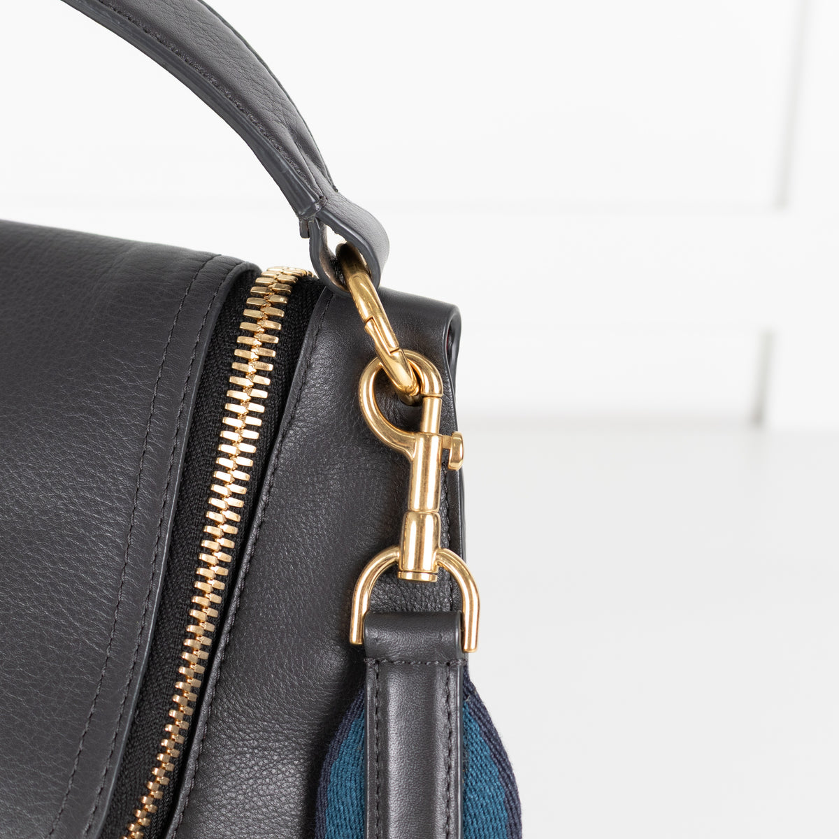 Anya Hindmarch Black  Leather Cross Body Bag - Image 9