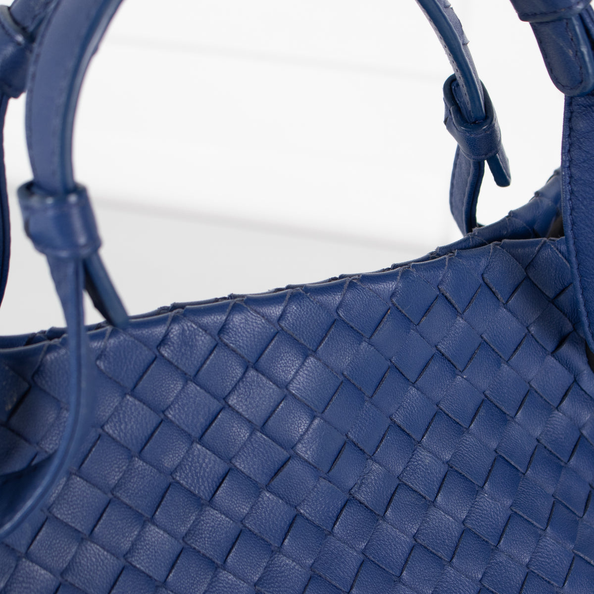 Bottega Veneta Blue Intrecciato Garda Leather Small Tote Bag - Image 13