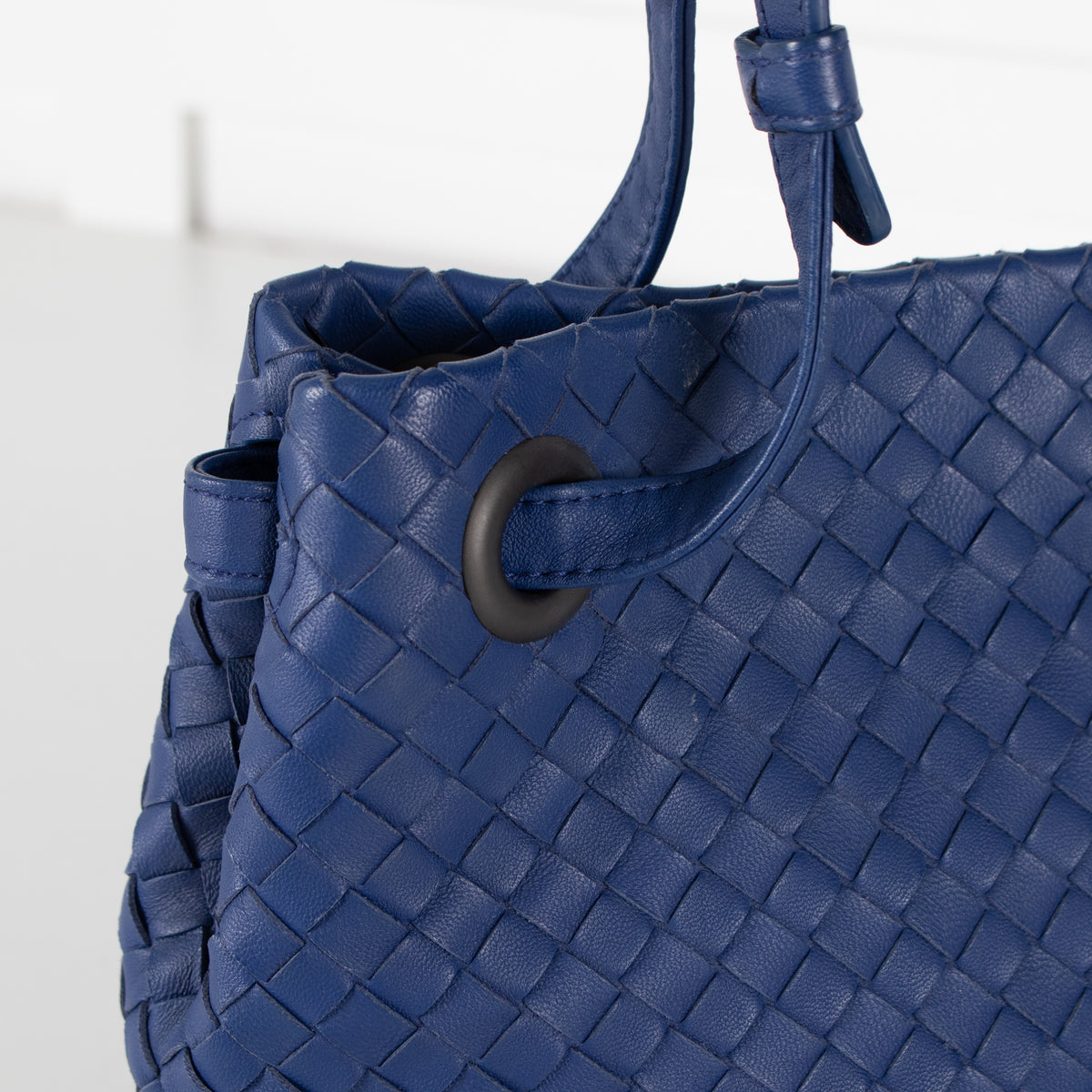 Bottega Veneta Blue Intrecciato Garda Leather Small Tote Bag - Image 14