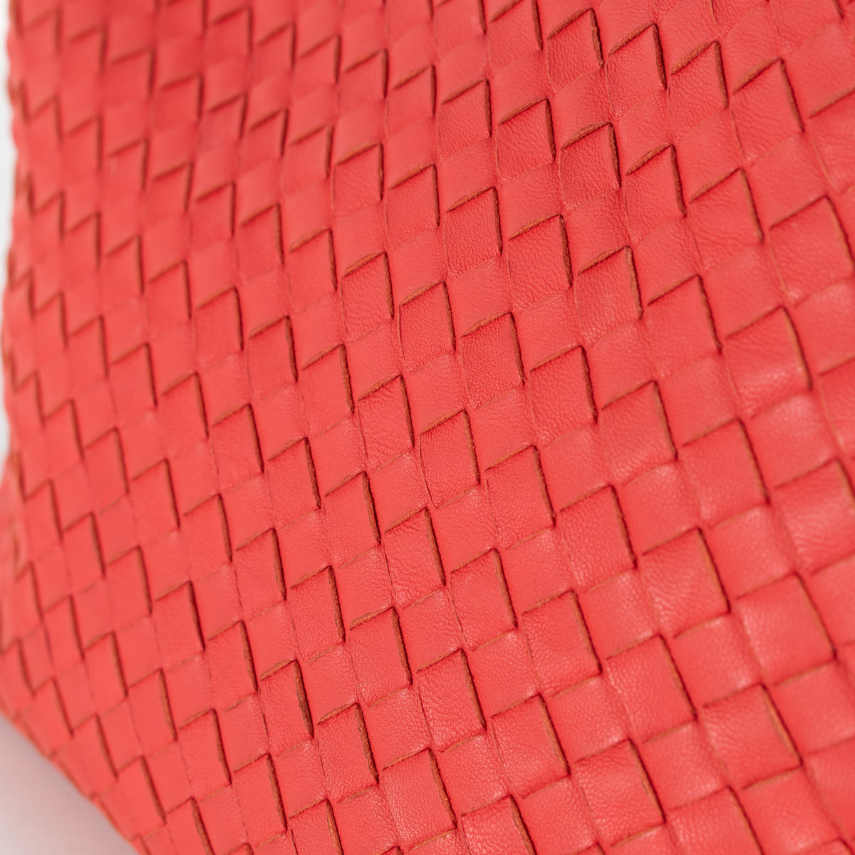 Bottega Veneta Red Intrecciato Nappa Leather Shoulder Bag - Image 18