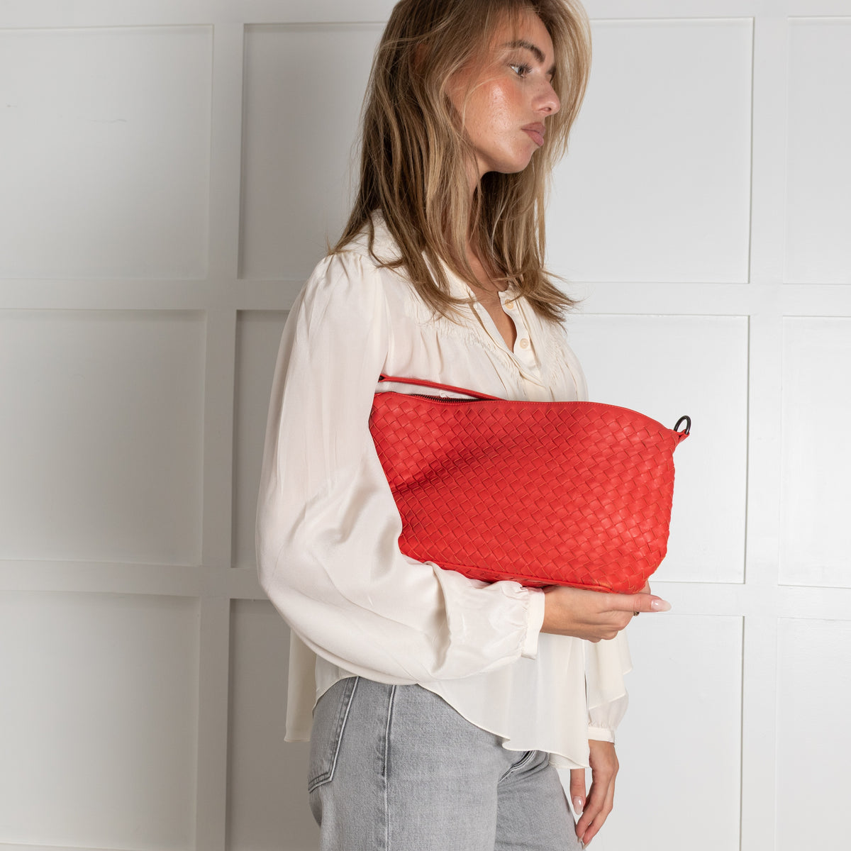 Bottega Veneta Red Intrecciato Nappa Leather Shoulder Bag - Image 4