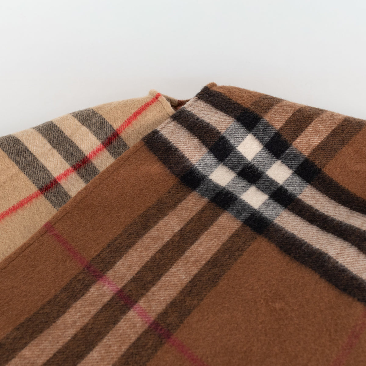 Burberry Beige & Brown Contrasting Nova Check Cape with Fringed Edges - Image 14