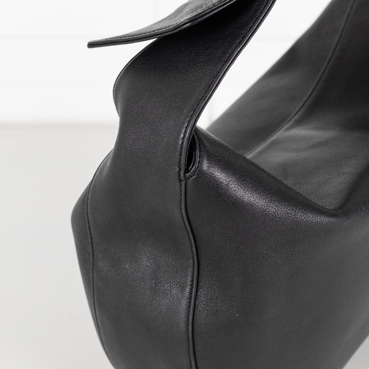 Cartier Black Trinity Hobo Handle Handbag - Image 9