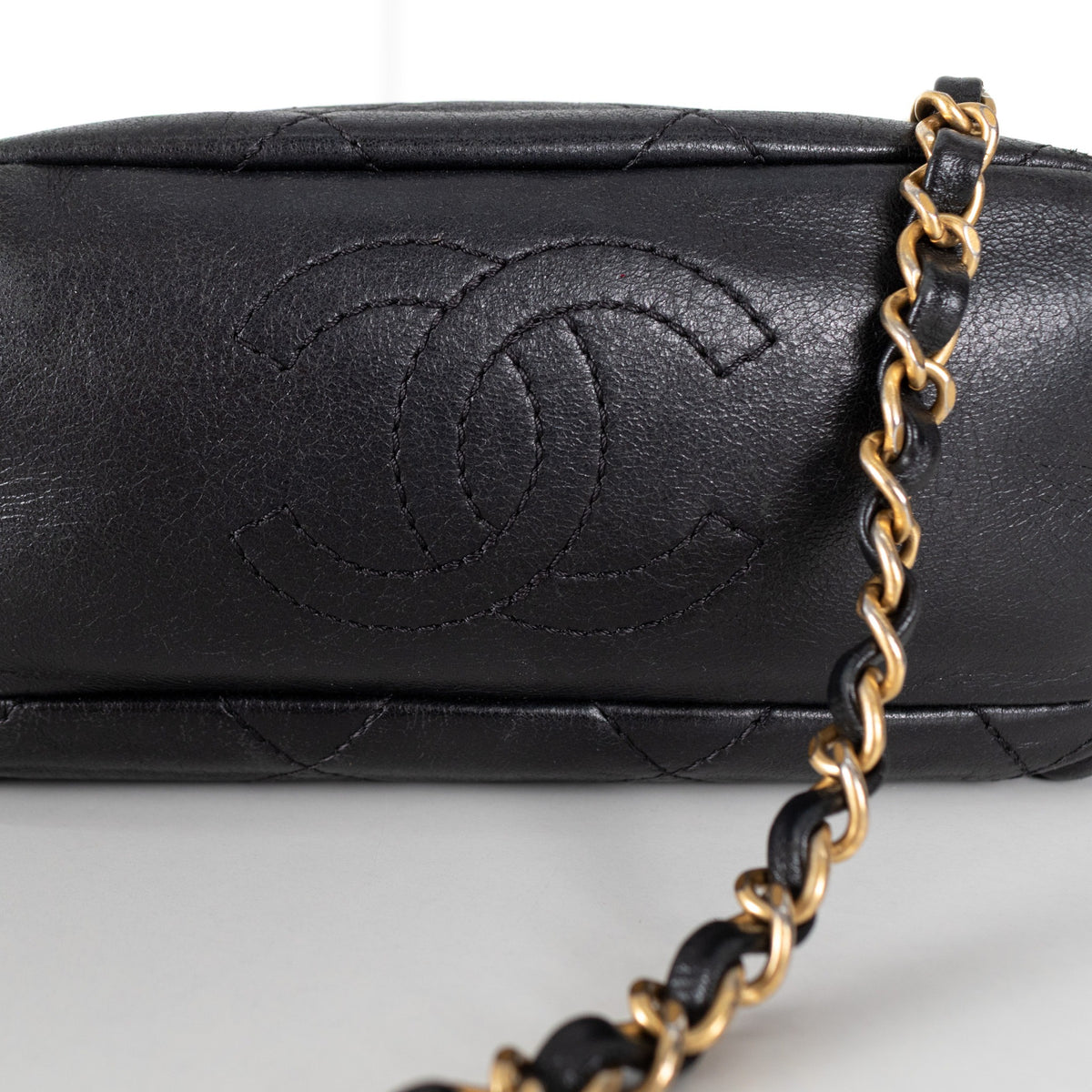 Chanel Vintage Black Quilted Leather Crossbody bag - Image 13